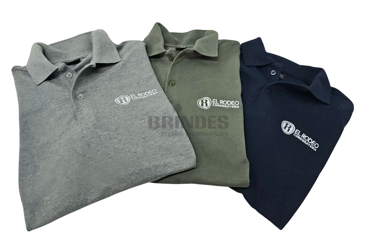 Remera Bordado El Rodeo